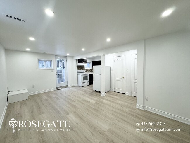 Photo du bâtiment - Cozy Studio Basement Apartment in Prime Brampton Location