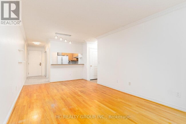 Building Photo - 18-1018 Sommerset Way