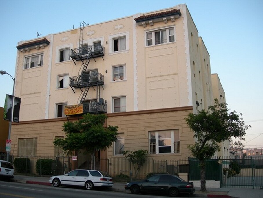 Building Photo - 914 S Alvarado St