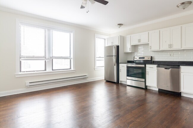 Foto del edificio - 3345 N Marshfield Ave