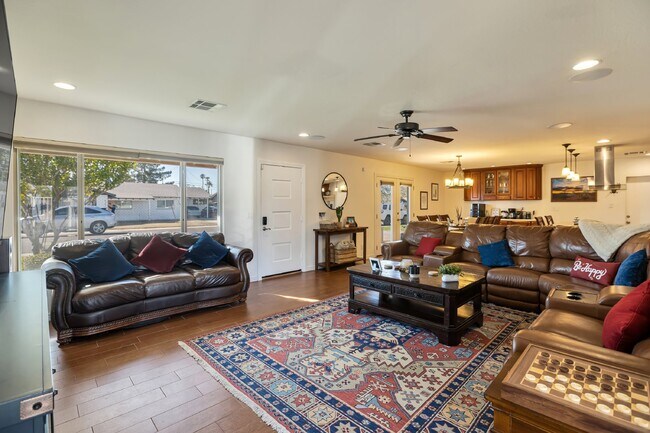 Foto del edificio - Furnished Old Town Residence with Private ...