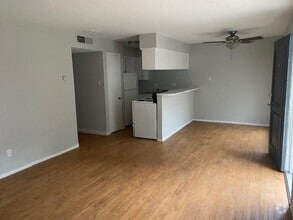 Building Photo - 936 Heights Blvd