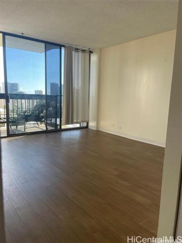 Foto del edificio - 1560 Thurston Ave