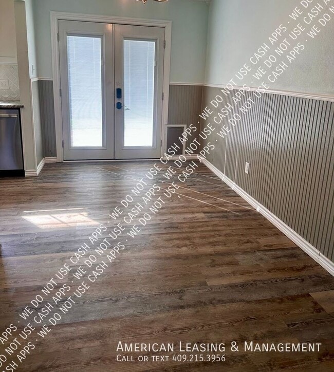 Building Photo - 819 Willow Oak St