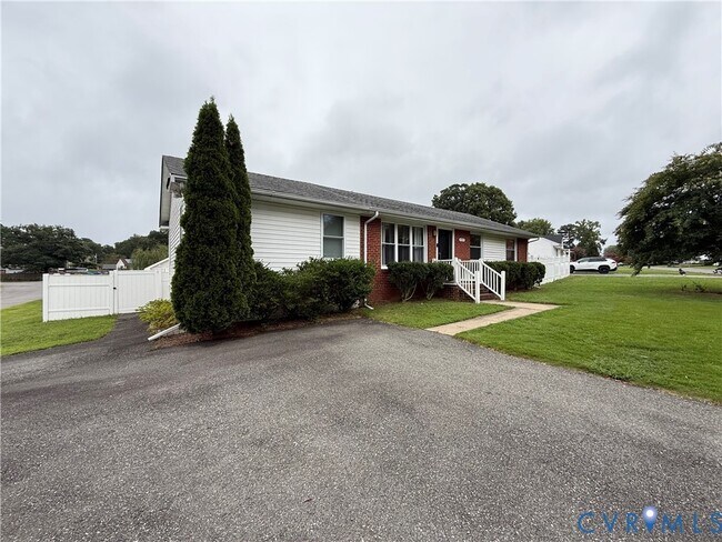 Building Photo - 9723 Royerton Dr