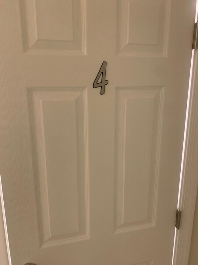 Foto del edificio - Room For Rent