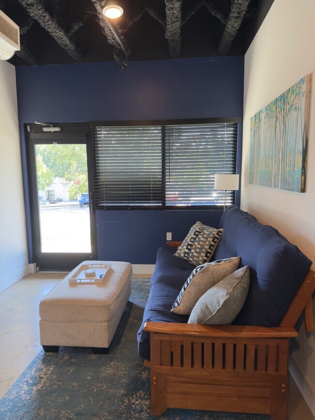 Foto del edificio - 293 Plus Park Blvd