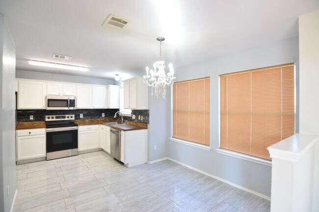 Foto del edificio - 5403 Donegal Bay Ct