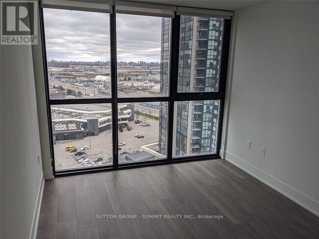 Photo du bâtiment - 2916 Hwy 7