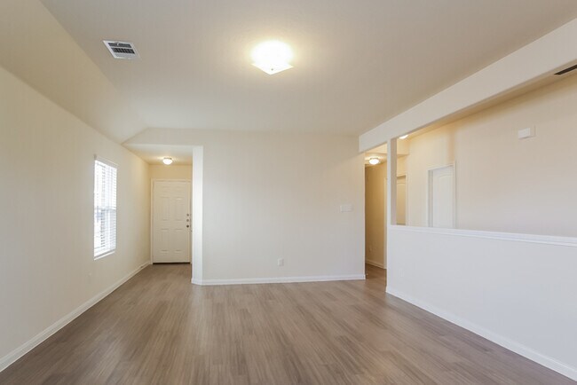 Foto del edificio - 812 Canton Grass Ln