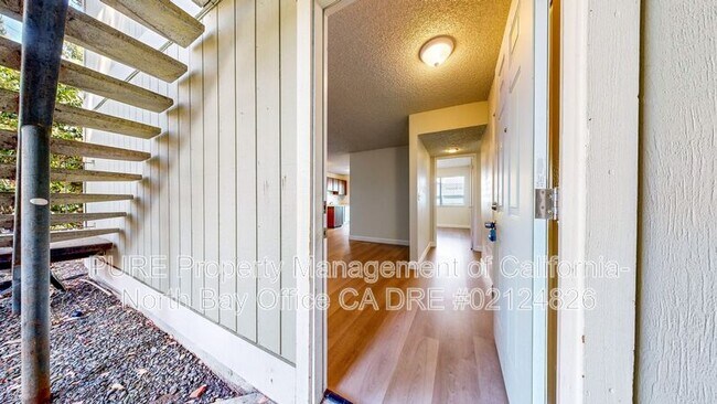 Foto del edificio - 1017 Civic Center Dr