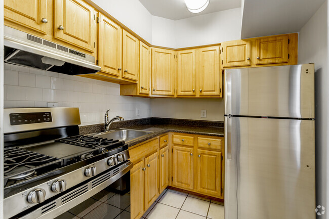 1 BR, 1 BA - 644 SF - Sherry Hall