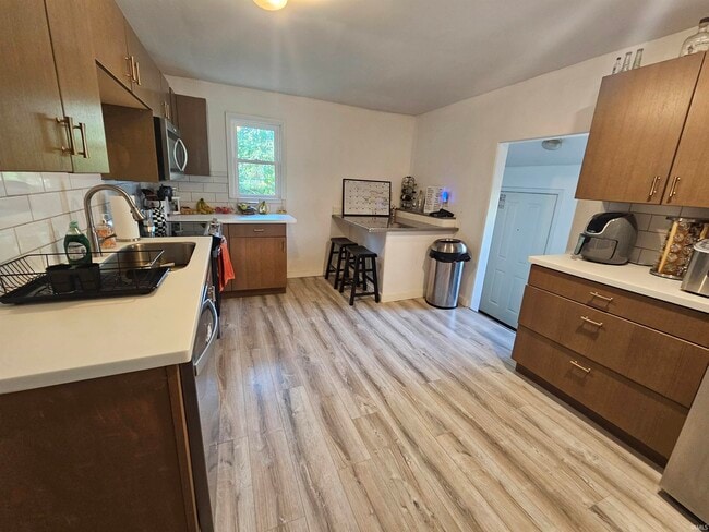 Foto del edificio - 817 N Park Ave