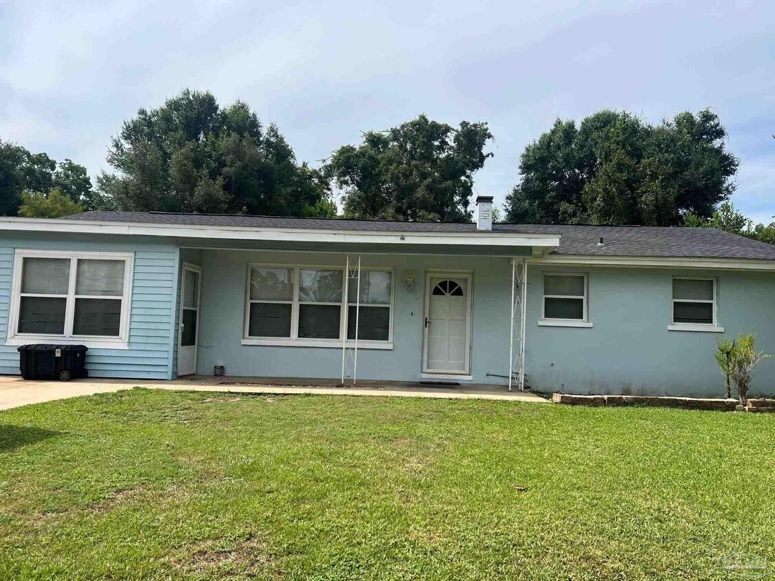 Primary Photo - 3229 Maplewood Dr