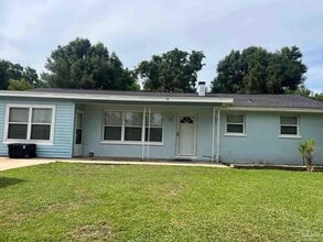 Building Photo - 3229 Maplewood Dr