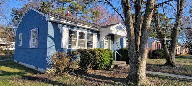 Building Photo - 719 Jefferson St