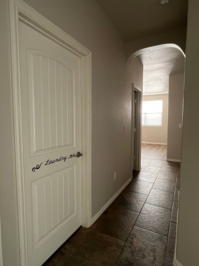 Foto del edificio - 6407 Patriot Pkwy