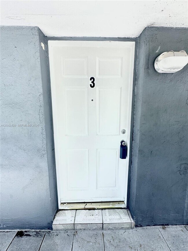 Foto del edificio - 2732 SW 22nd St