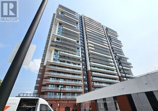 Building Photo - 2550 Simcoe St N