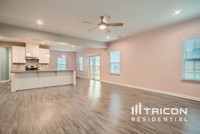 Foto del edificio - 1302 Harkey Creek Dr