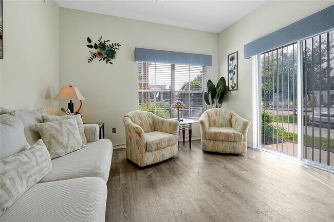 Building Photo - 2618 Lodi Cir