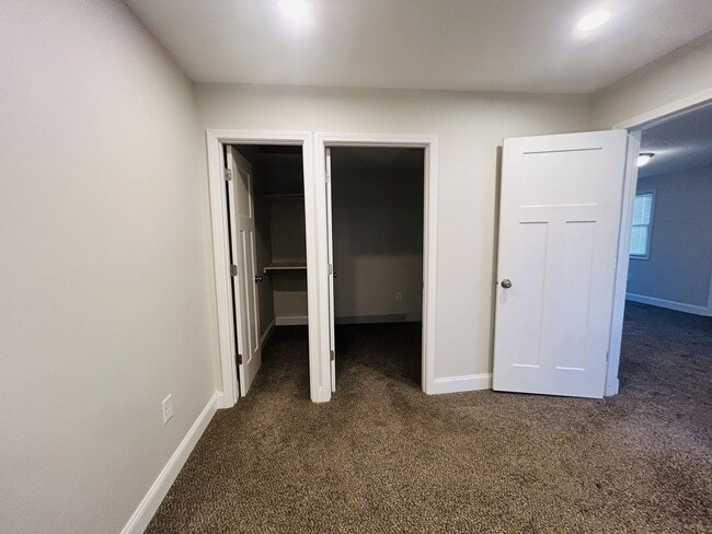 Building Photo - 1700 W University St