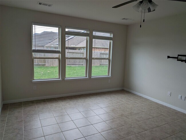 Building Photo - 5206 Gerent Ln