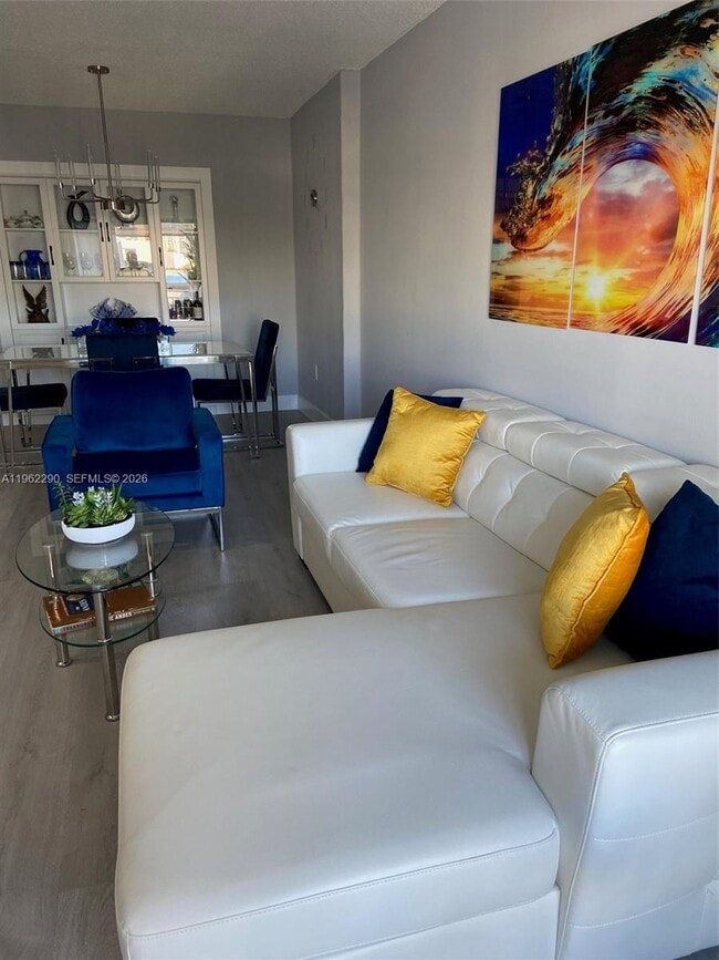 Foto del edificio - 400 Kings Point Dr