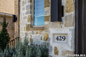 Foto del edificio - 429 Juana Wy