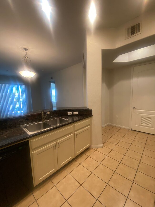 Foto del edificio - Amazing 2 bedroom condo on the South Strip