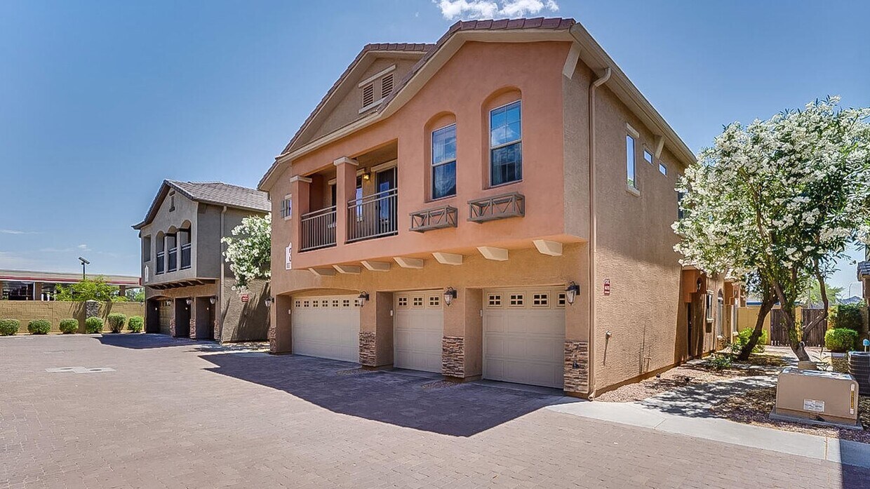 Foto principal - 2150 E Bell Rd