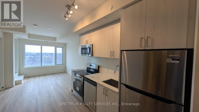 Photo du bâtiment - 8020 Derry Rd