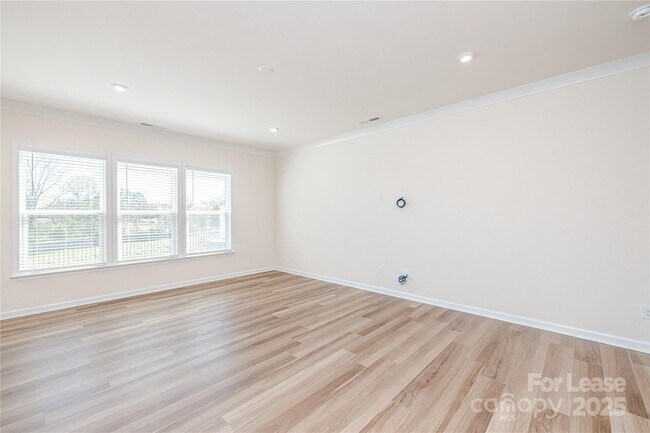 Foto del edificio - 23018 Clarabelle Dr