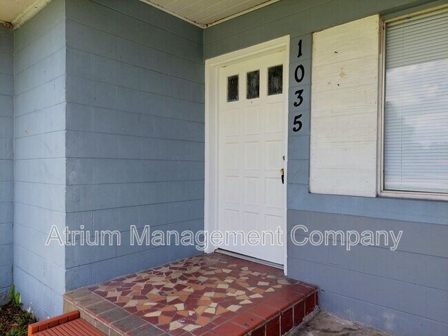 Foto del edificio - 1035 N Combee Rd