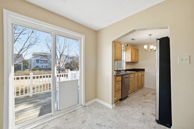 Foto del edificio - 9522 6th Bay St