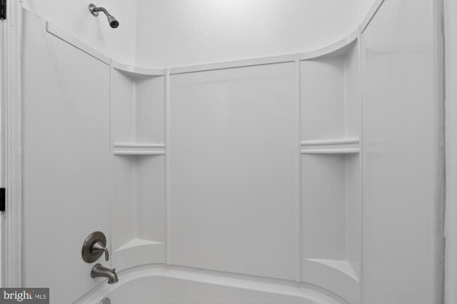 Foto del edificio - 1733 W Oxford St