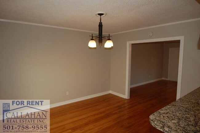 Building Photo - Park Hill 2 Bedroom Home