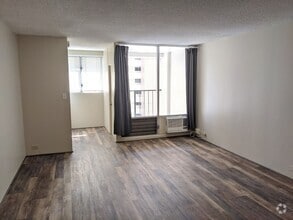 Building Photo - 747 Amana St