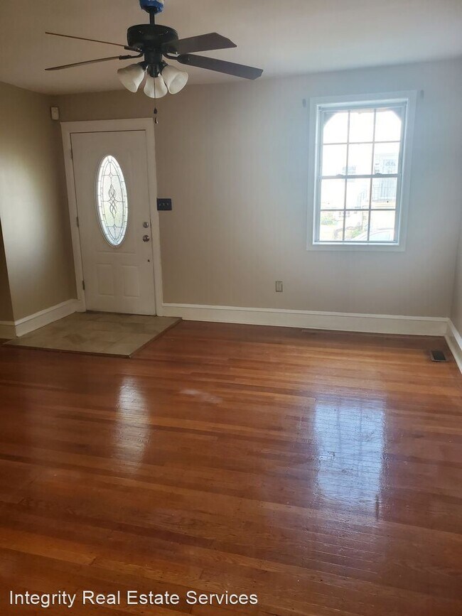 Building Photo - 3 br, 1 bath House - 1050 Edgemore  road