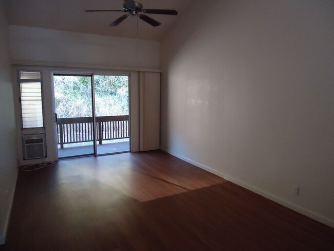 Building Photo - Newtown Meadows Clean 2 Bedroom, 2 Bath, w...