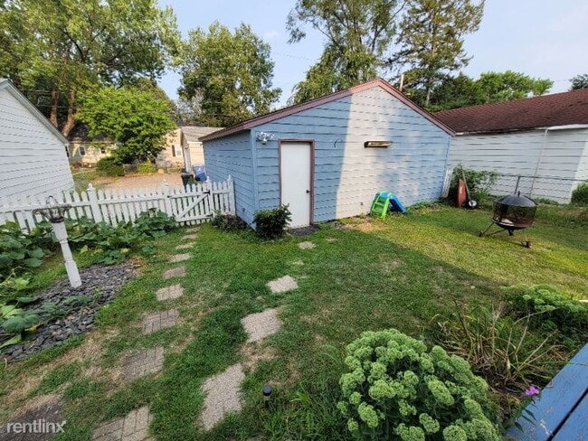 Building Photo - 3 br, 1 bath House - 5615 37th Ave S