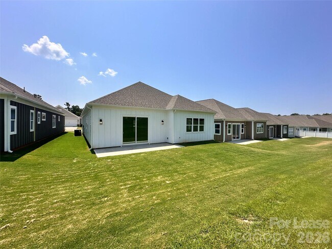 Foto del edificio - 6686 Star Dr