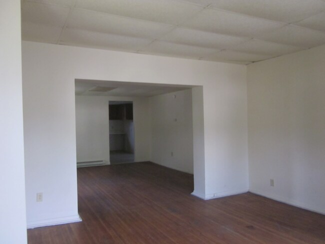 Building Photo - 218 Sherman St