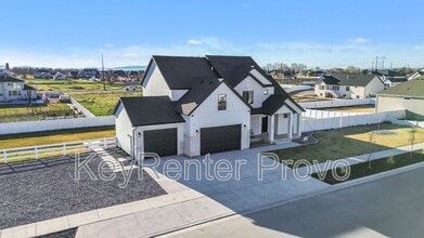 Building Photo - 275 N 600 W