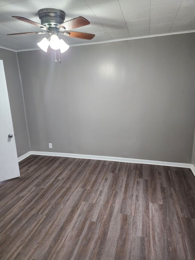 Building Photo - Two unit duplex