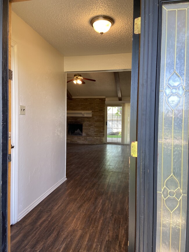 Building Photo - 2129 Poppy Ln
