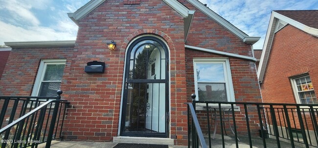 Building Photo - 2424 Emil Ave