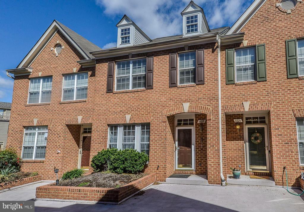 Foto principal - 6028 Madison Overlook Ct