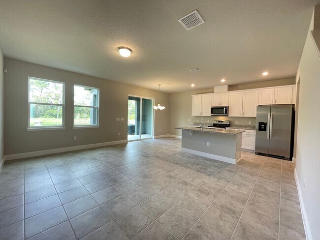 Building Photo - 3 Bedroom, 2.5 Bath Townhome in Enclave at...