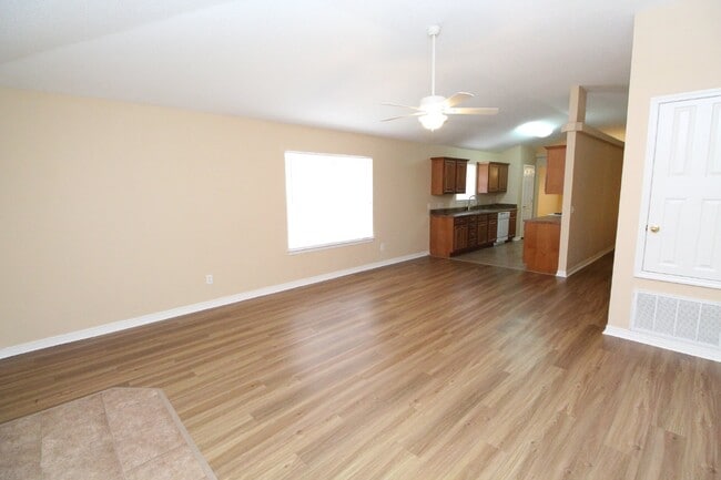 Building Photo - Beautiful Family Home Near Top Schools & N...